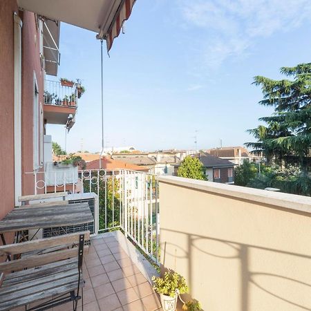 Precotto Comfortable Flat With Balcony Milan Exterior photo