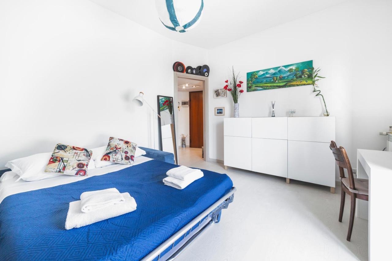 Precotto Comfortable Flat With Balcony Milan Exterior photo
